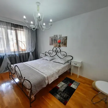 Negruzzi 2 Bedrooms Апартаменти *