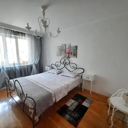Апартаменти Negruzzi 2 Bedrooms Кишинів
