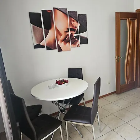 Negruzzi 2 Bedrooms Апартаменти *